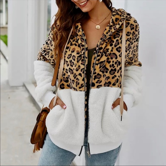 💕💕Haley Leopard Sherpa Zip-Up - Picture 2 of 2